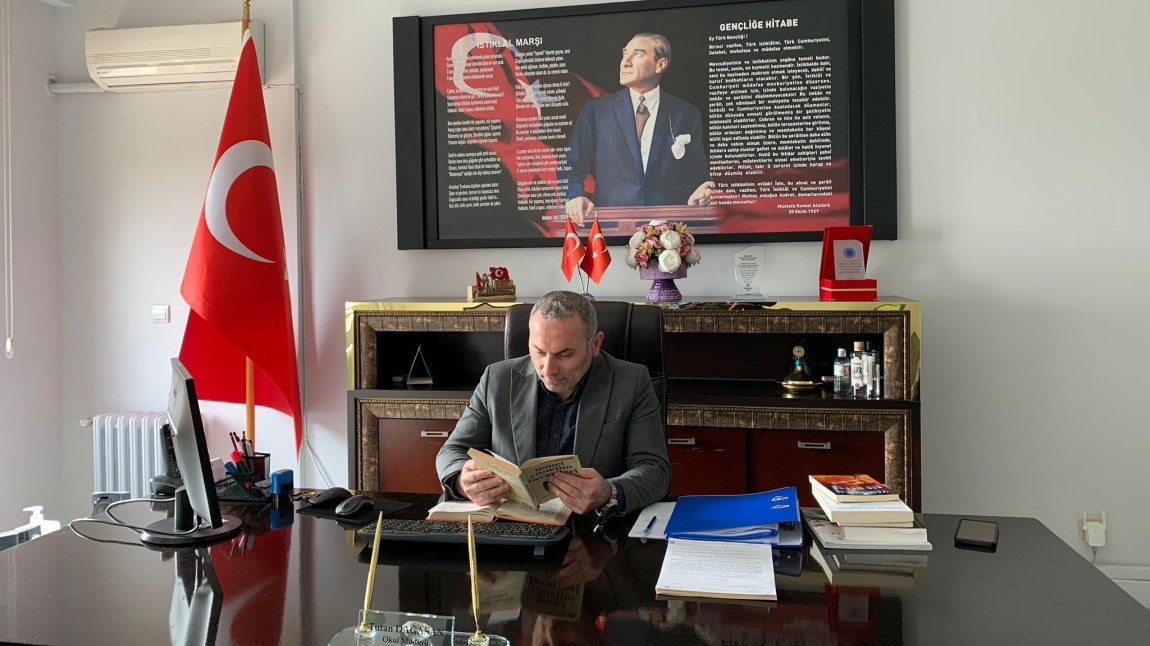 Kütüphaneler Haftası kapsamında Pendik Türk Telekom  Şehit Murat Mertel MTAL olarak tüm okulda kitap okuma etkinliği yapıldı.
